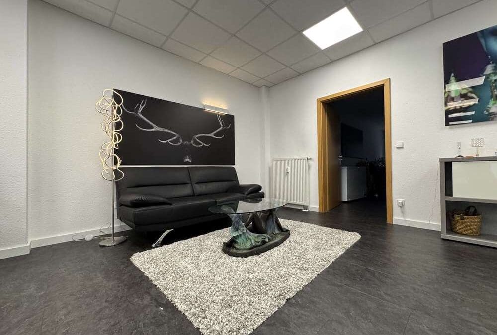 Derzeitige Büroimmobilie mit viel Potenzial für Wohnraum