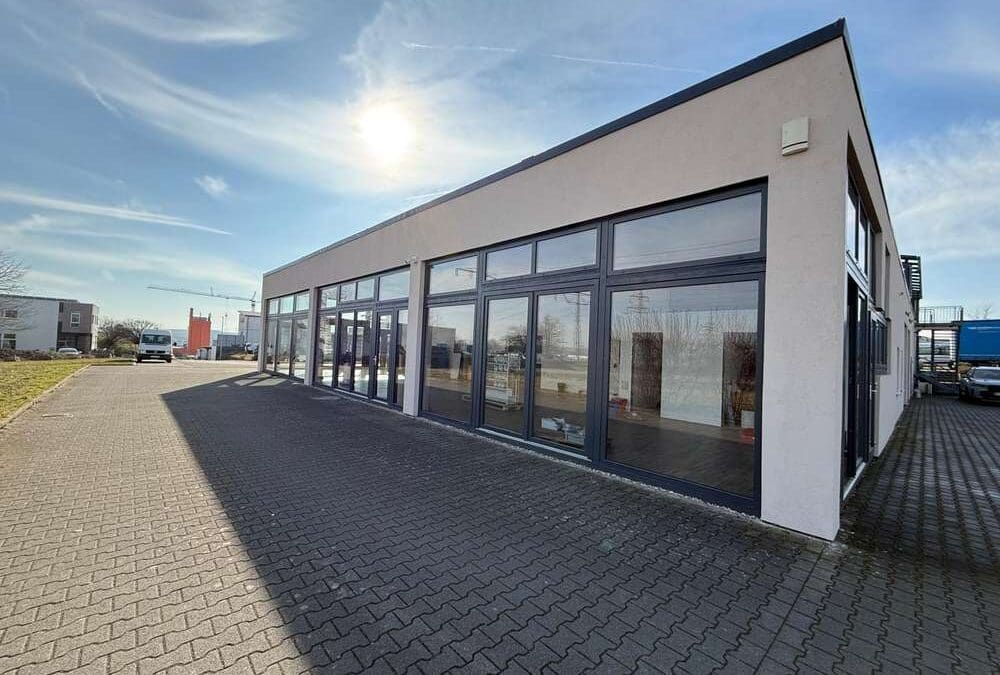 TOP Lagerhalle für vielseitige Nutzung geeignet